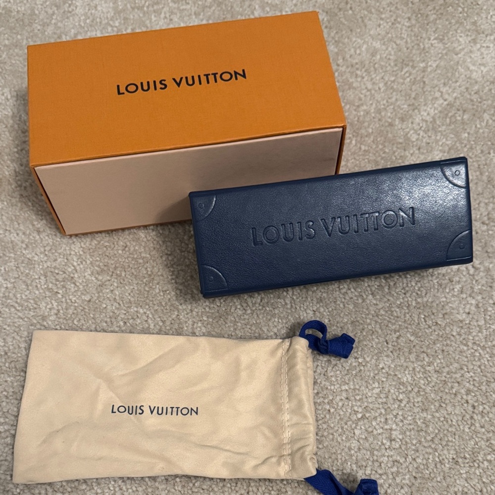Louis Vuitton Black and Gold Sunglasses - Picture 8 of 12